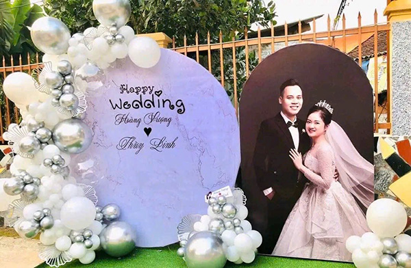 Thi cong backdrop đ&aacute;m cưới gi&aacute; rẻ tại TPHCM