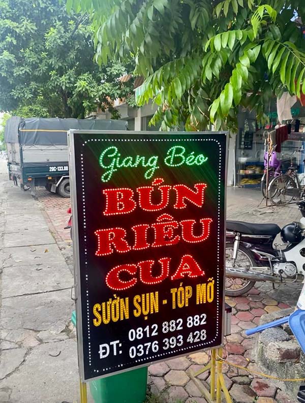 Bảng Hiệu Qu&aacute;n B&uacute;n Ri&ecirc;u Đ&egrave;n LED Nổi Bật