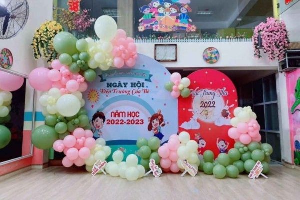 Backdrop khai giảng trường mầm non dễ thương
