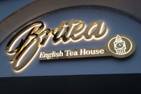 Chữ nổi inox s&aacute;ng ch&acirc;n Britea