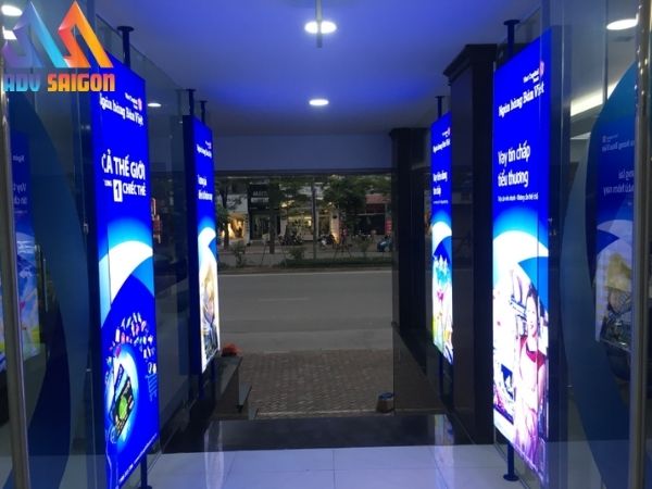 Làm bảng hiệu Hiflex xuyên sáng có đèn led