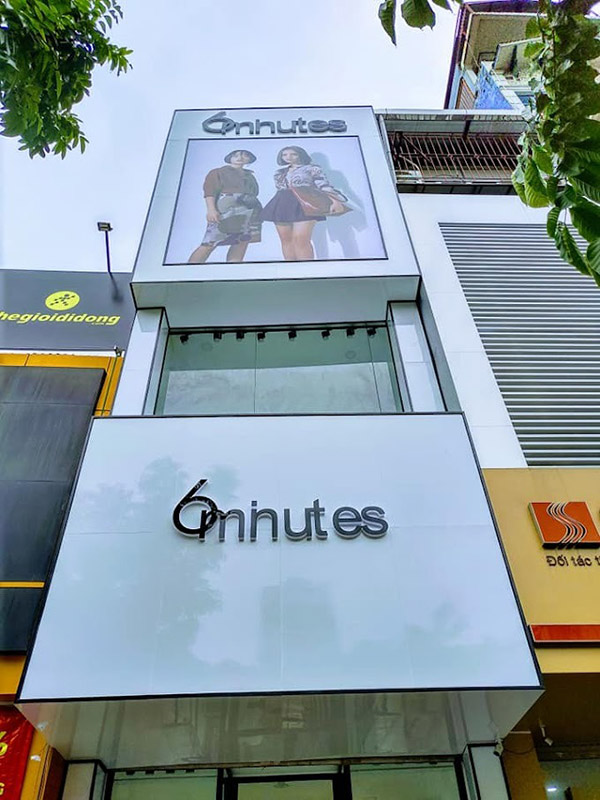 Bảng hiệu alu cửa hàng thời trang